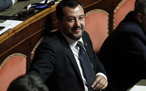 Parlamento italiano dá luz verde a défice mais alto. Bruxelas lamenta