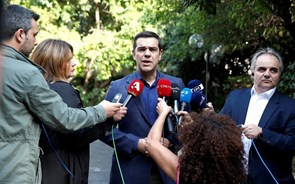 Tsipras assume Negócios Estrangeiros após demissão do ministro