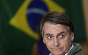 Bolsonaro ganha eleições e promete 'mudar o destino do Brasil'