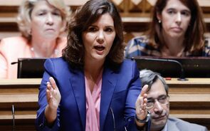 CDS insiste no fim de sobretaxa do ISP