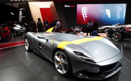 Ferrari escolhe 499 “sortudos” para modelo Monza, de 1,6 milhões