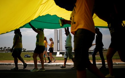 Eleições no Brasil: as urnas nas zonas costeiras já fecharam