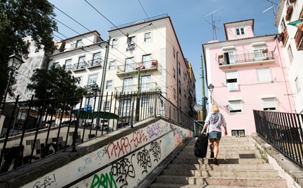 Grande maioria defende limites ao alojamento local