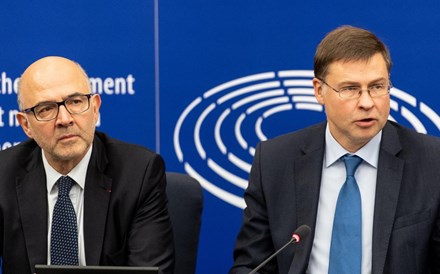 Bruxelas revê em baixa PIB da Zona Euro em 2019 e 2020 e pede ação da política orçamental