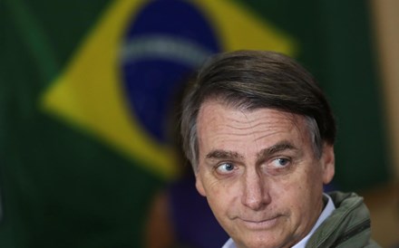 Bolsonaro ganha eleições e promete 'mudar o destino do Brasil'