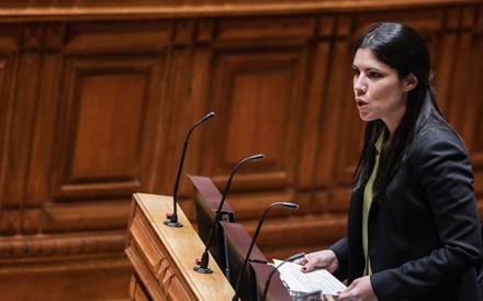 Parlamento aprova mais controlo do Fisco a quem aderiu a amnistias fiscais