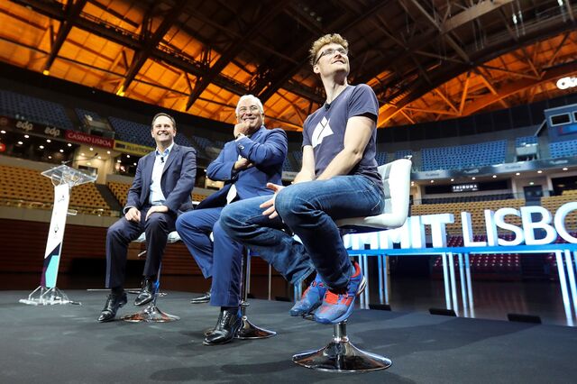 Web Summit fica mais 10 anos ou paga cláusula de rescisão