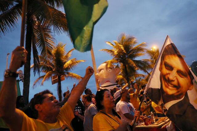 Bolsonaro falha maioria absoluta por um triz mas entra de rompante no Congresso