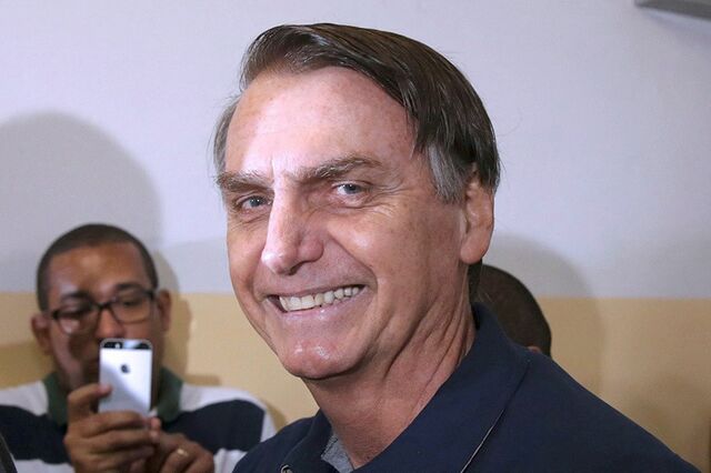 Brasil: 150 personalidades portuguesas em manifesto contra Bolsonaro
