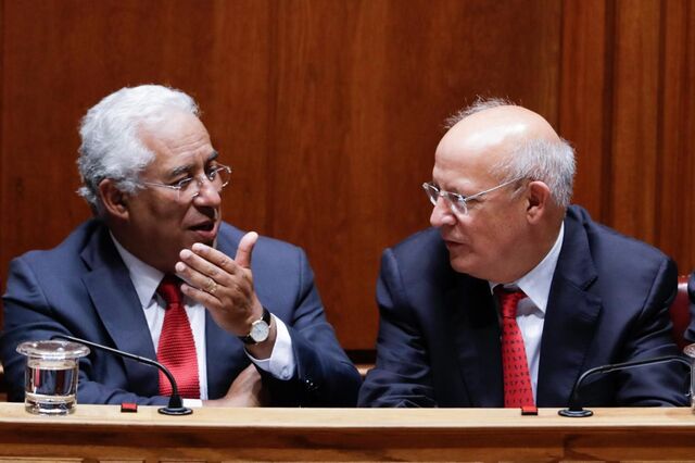 Esquerda poupa Governo com OE debaixo de olho