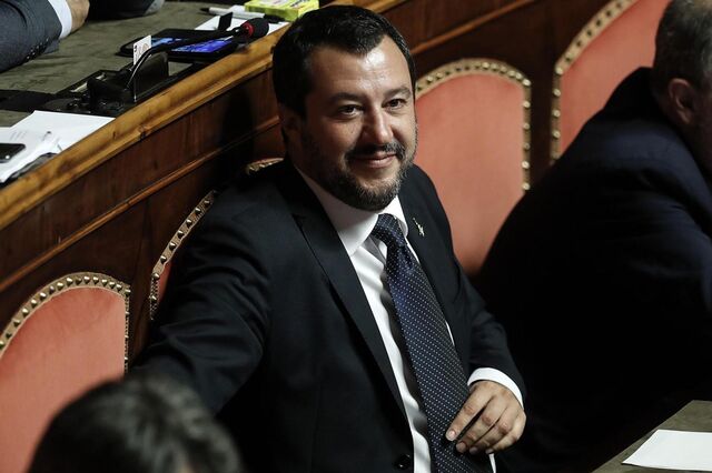 Parlamento italiano dá luz verde a défice mais alto. Bruxelas lamenta