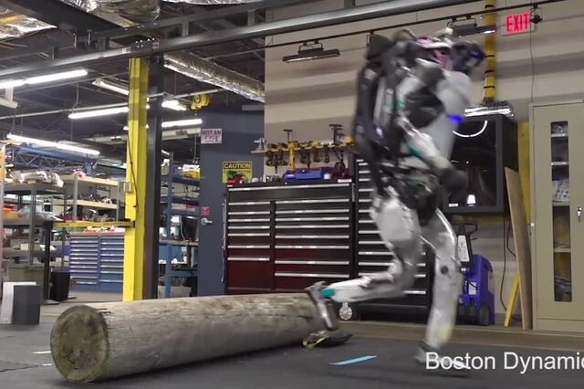 Robô Atlas da Boston Dynamics consegue fazer parkour