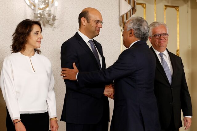 Siza Vieira fica com ministério das empresas mas sem energia