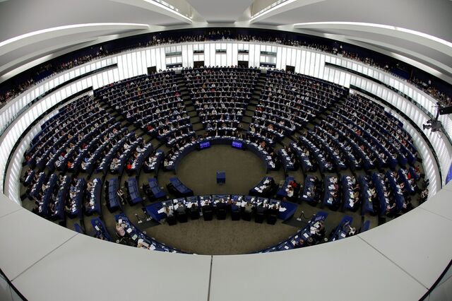 UE negoceia na próxima semana nova lei dos direitos de autor com Parlamento Europeu