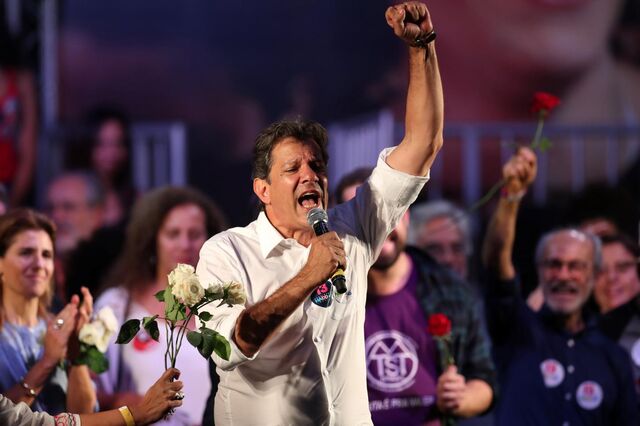Brasil: Diferença nas intenções de voto entre Bolsonaro e Haddad cai seis pontos 