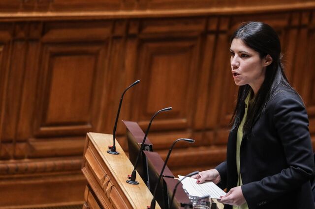Parlamento aprova mais controlo do Fisco a quem aderiu a amnistias fiscais