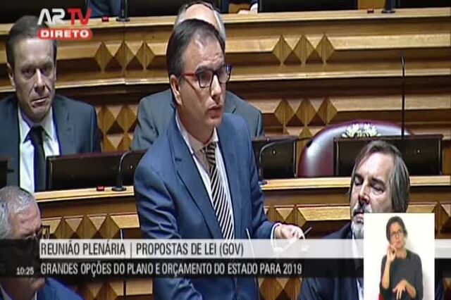 PSD recorda a lenda da sempre noiva, PS e BE respondem