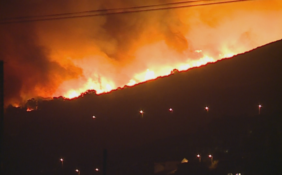Incêndio na Serra de Sintra mobiliza quase 250 bombeiros. Situação muito preocupante