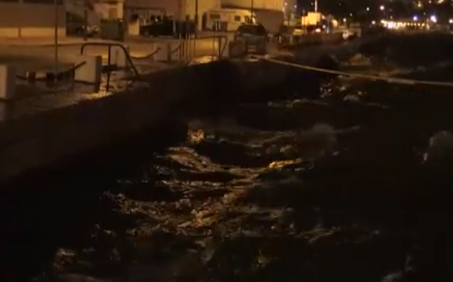Vento e agitação marítima em Setúbal na passagem do furacão Leslie