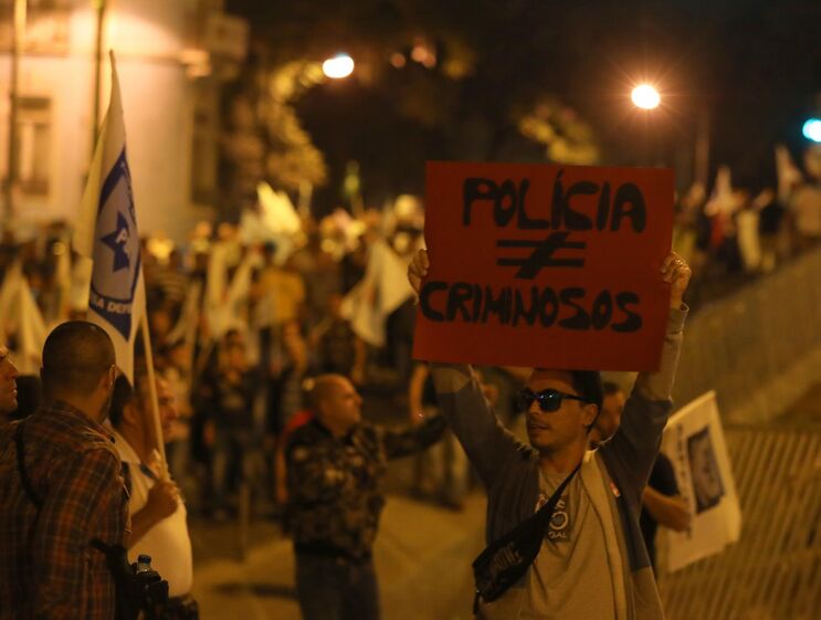 policias protesto 