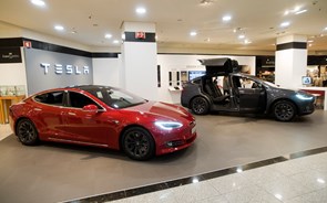 Tesla 'estaciona' nova loja no El Corte Inglés de Gaia