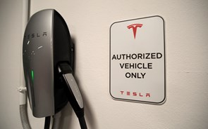 Tesla: Nova tecnologia permite carregar carros elétricos em 15 minutos