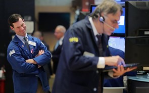 Wall Street sobe ligeiramente mas tensões comerciais ameaçam