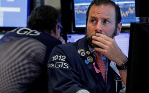 Wall Street perde terreno de olhos postos no domingo