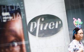 Pfizer inicia testes a novos comprimidos contra a covid-19
