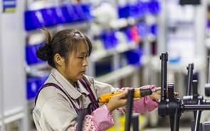 Lucros da indústria na China com primeira queda em três anos