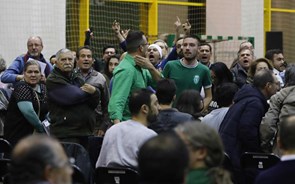 AG do Sporting perturbada por grupo ruidoso de sócios defensores de Bruno de Carvalho