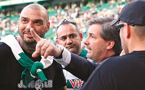 Bruno de Carvalho com Mustafá, líder da Juve Leo, em Alvalade