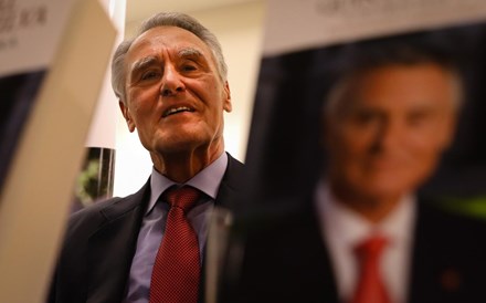 Cavaco defende em livro repetição de governo social-democrata adaptado ao séc XXI