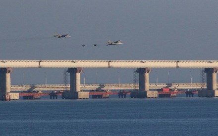 Moscovo confirma que Ucrânia atingiu grande navio russo na Crimeia 