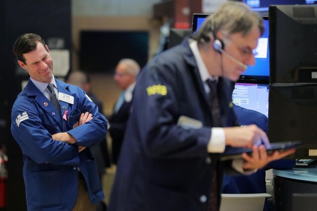 Wall Street sobe ligeiramente mas tensões comerciais ameaçam