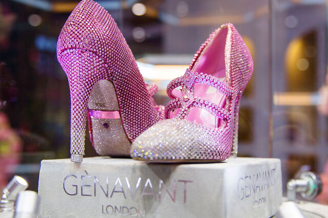 Jimmy Choo apresenta sapato com diamantes de 4,3 milhões de dólares