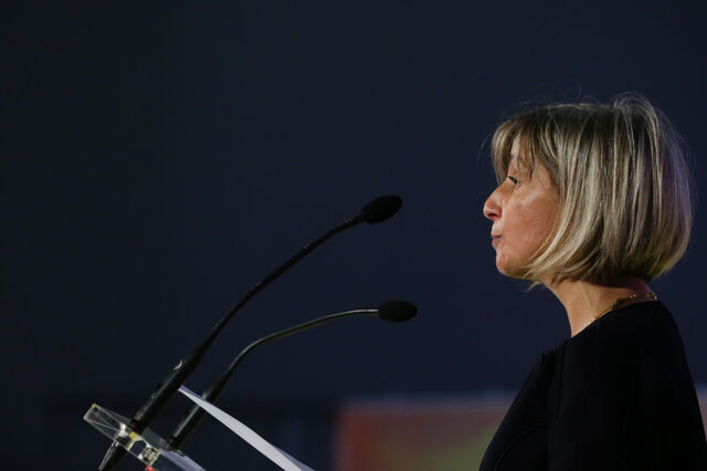 Eventos com mais de cinco mil pessoas ao ar livre serão suspensos ou adiados