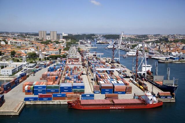 Excedente externo encolhe para 0,3% com abrandamento das exportações