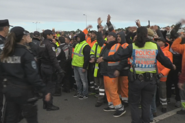 Porto de Setúbal parado há um mês devido a protesto dos estivadores precários