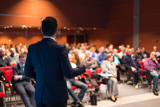 Congressos e conferências para comunicar com todos