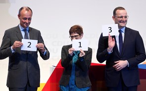 Delfim e Némesis de Merkel disputam corrida à liderança da CDU