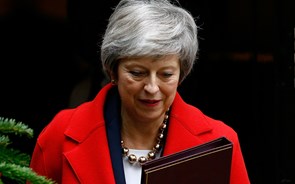 Brexit: Theresa May faz apelo dramático aos deputados