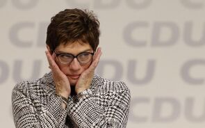 DOC.20190717.26675625.NovaministaDefesaalema_PRE-EDIT.mp4