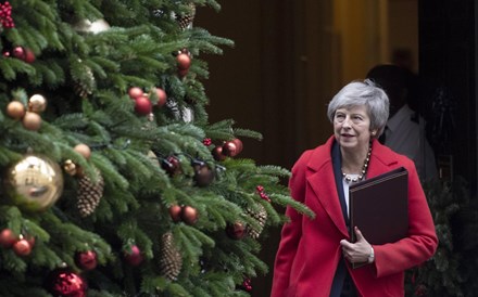May perde controlo sobre Brexit após 'dia dramático' no parlamento britânico