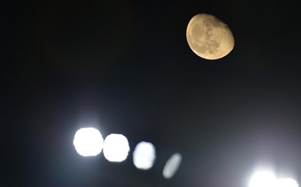 Nasa escolhe nove empresas para programa lunar de 2,6 mil milhões