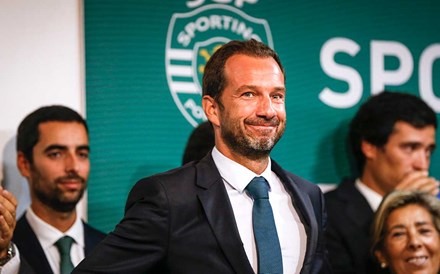 Vendas de jogadores dão lucros ao Sporting mas com queda de 36%