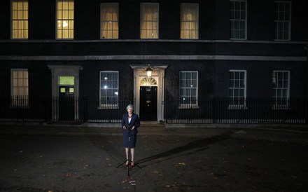 May forçada a apresentar plano B se acordo do Brexit for chumbado