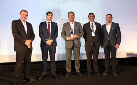 Gabriel Coimbra (IDC), André Veríssimo (Jornal de Negócios),  Vergílio Rocha, o premiado, António Vidigal, que fez o elogio do premiado, e Pedro Afonso (Axians).