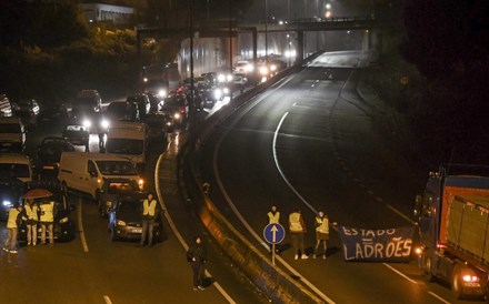 'Coletes Amarelos' bloqueiam entradas norte em Braga