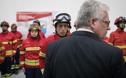 Governo promete salários acima de 700 euros a bombeiros de intervenção permanente 